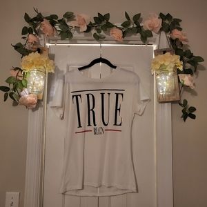 Women's True Religion classic Tee with jeweled outline in LG. FREE 🎁